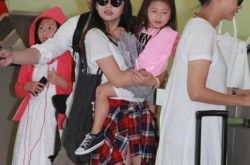 邱淑贞女儿沈星照片曝光 样貌精致可人 