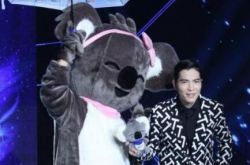 烧香拜萧敬腾求雨图片曝光 揭秘