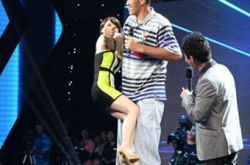 孙明明身高图片欣赏 篮球巨星错为接吻加拥抱女神 