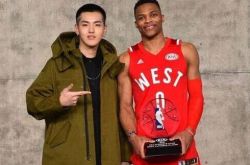 吴亦凡和威少合影照片流出 网友们纷纷比较在中国谁比较火？ 