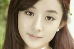 赵丽颖和杨颖谁火 网友评价各有各的美 