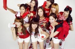 少女时代日本演唱会4清丽亮相机场 同门师姐妹机场争奇斗艳 