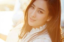 马苏演的电视剧大受欢迎 发文祝贺孔令辉引网友热评 