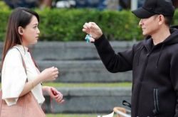 刘德华陈乔恩演的电影叫什么名字 柯震东现身看片惹非议 