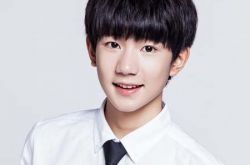 TFBOYS成员小鲜肉王源家庭信息大起底 用才能获得掌声 