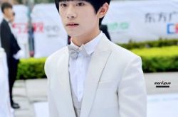 易烊千玺退出tfboys了吗 父母不满其成绩太差 