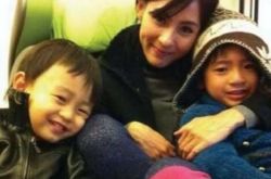 张柏芝韩国晒儿照 单亲妈妈独自带孩子心酸谁知 