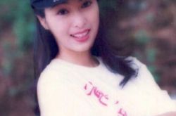 米雪电视剧复出吸引大批粉丝 年过六十却依然光彩照人 