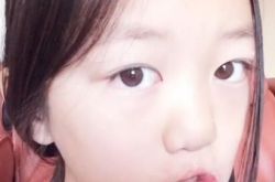 天后王菲女儿李嫣近照曝光 鹏菲离婚后仍为公益积极奔走 