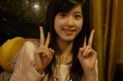 奶茶妹妹高中捧奶茶照大放送 清纯可爱的她因此一夜成名 