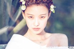 倪妮花仙子写真尽显优雅气质 化身暗黑系花仙子美似油画 