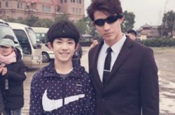 李子峰全员加速中猎人向嘉宾道歉 《墨镜后的我》让人感动 