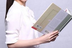 揭秘奶茶妹妹的父亲几岁 章泽天张辛苑崔贞文中韩校花PK 