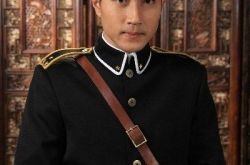 刘恺威军装照大盘点 男儿本色魅力十足 