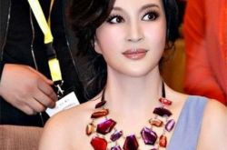 刘晓庆访谈节目受关注 自称每个人都会老但希望老得慢一点 