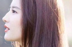 刘亦菲晒一字马照 网友赞她好身材 