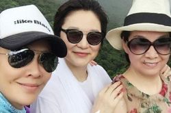 刘嘉玲林青霞合影图片 被赞岁月不老美人依旧 