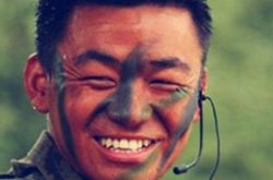 宝宝王宝强父母曝光 花54万为父母盖豪宅尽孝心 