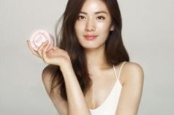 林珍娜美照吸人眼球 近日推出新剧《傲骨贤妻》 