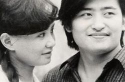 刘欢老婆卢璐照片被曝 20年前青涩照似山口百惠 