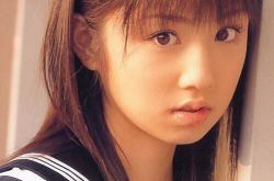 小仓优子学生照冰清玉洁 日本写真女神面临孕期老公出轨 