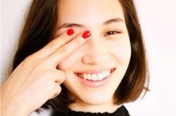 水原希子走秀露隐私部位 被网友骂穿法下流