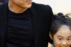 李连杰妻子黄秋燕近照 年轻时对他生活极为照顾 