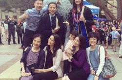 李安琪妹妹的ins都火了 小鹏参加小姨子毕业典礼被点赞 