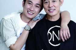 李连杰和老婆照片曝光 53岁娇妻似30 