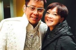 谭咏麟演唱会回顾经典 昔日金曲歌王重出江湖 