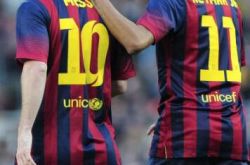 内马尔和梅西是队友吗？ 球场男神同场对决不留情 