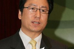 在鲁豫有约白岩松畅谈爱情甜蜜往事 与妻子共度多年令人艳羡 