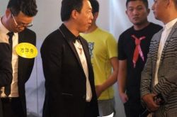 黄磊黄渤谁聪明呢？ 两男子为此大打出手 