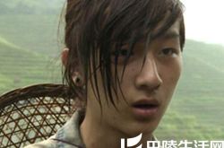 李宏毅变形计扎辫子图片显高冷 进军娱乐圈惹猜疑 