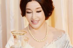 姜文和刘晓庆几岁 两人相差8岁同居三年内幕 