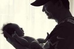 明星黄海波的儿子照片 小家伙神秘可爱 