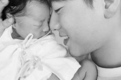 凌潇肃儿子图片活泼可爱 俩父子眼神一模一样！ 