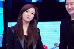 年代秀宋茜是哪一期节目首秀 录制现场一身黑色皮衣登场 