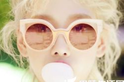 金泰妍why图片被爆抄袭郑秀妍 MV对比几乎一模一样 