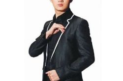 余少群的家人反对其学戏 逆着父母之意学汉剧 