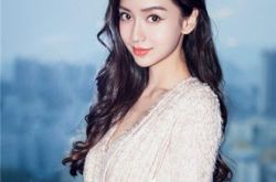 杨颖喜欢的歌叫什么？ 其见到偶像失态 