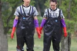 李承铉戚薇女儿曝光 粉嘟嘟的小肉脚好可爱 