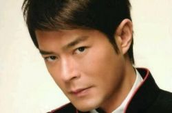 古天乐的亲弟弟照片显青涩 阳光帅气男神级别 