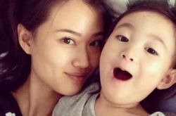 网友好奇李安琪学历 李小鹏晒小奥莉与郎平的合照 