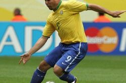 巴西球星罗纳尔多传奇图片   正式宣布复出再战美国联赛 