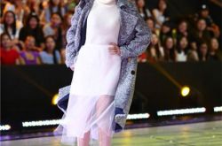 韩国明星尹恩惠三登《女神新装》冠军 天价服装成交刷新纪录 