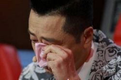 哈林求婚成功惹粉丝围观  情定小14岁女主播 