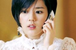 韩佳人产后出院仍窈窕 丈夫延正勋陪伴左右 