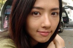 郭碧婷素颜照曝光 妹花女神疑似同性恋