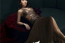 刘涛美腿吸睛获赞 37岁辣妈面容姣好性感迷人 